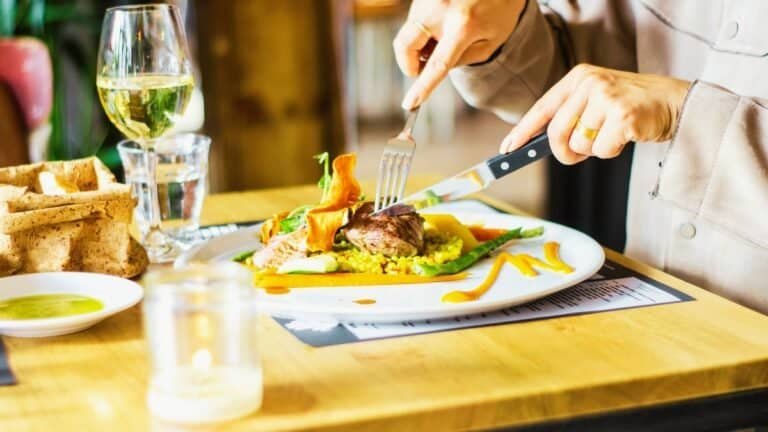 Lunch Near Me – Find Great Lunch Restaurants Across the USA